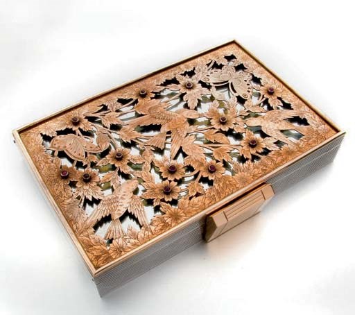 NECESSAIRE RUBIS OR ET ARGENT, PAR BOUCHERON