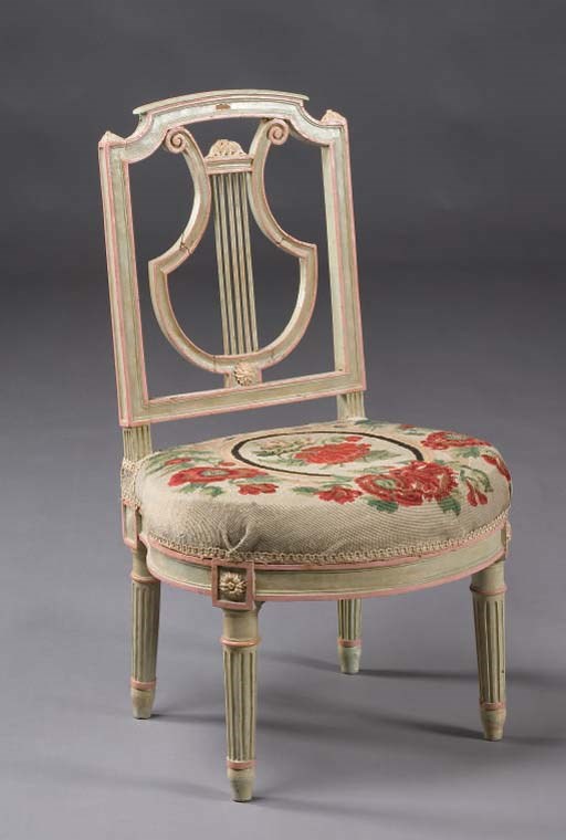 CHAISE BASSE DE LA FIN DE L'EPOQUE LOUIS XVI