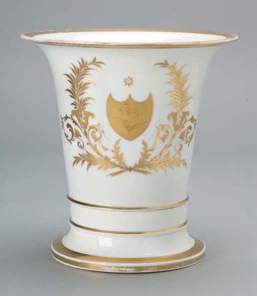 CACHE-POT DU XIXEME SIECLE EN PORCELAINE DE PARIS
