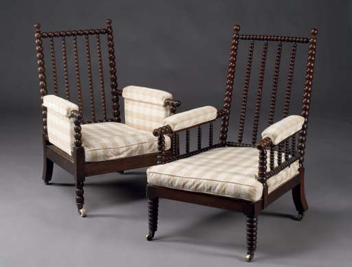 PAIRE DE FAUTEUILS VERS 1900