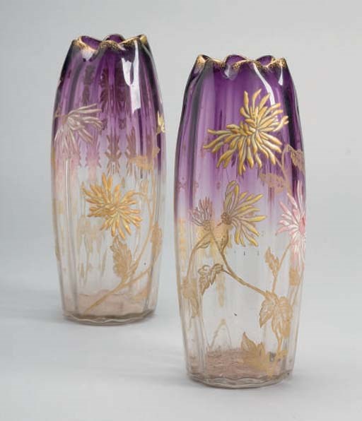 PAIRE DE VASES VERS 1900