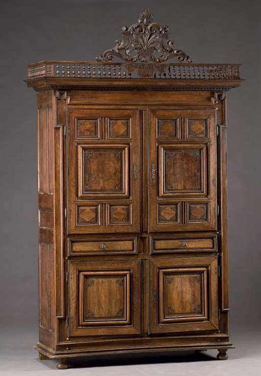 ARMOIRE DE LA FIN DU XIXEME SIECLE