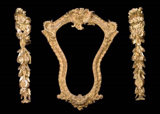 CADRE DE BENITIER ET DEUX ELEMENTS DE BOISERIE DU XIXEME SIECLE