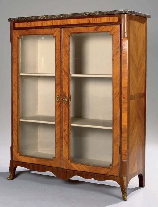 MEUBLE VITRINE DE STYLE TRANSITION