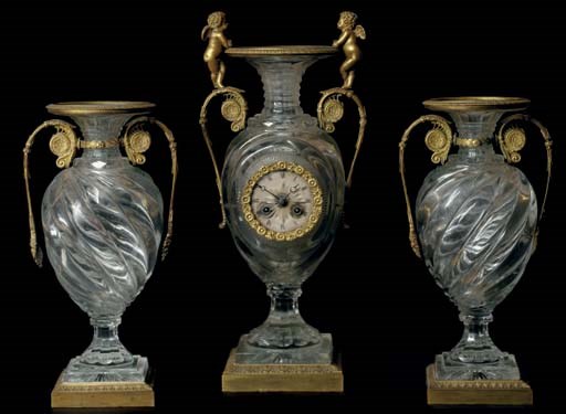 BELLE GARNITURE DE CHEMINEE DU MILIEU DU XIXEME SIECLE