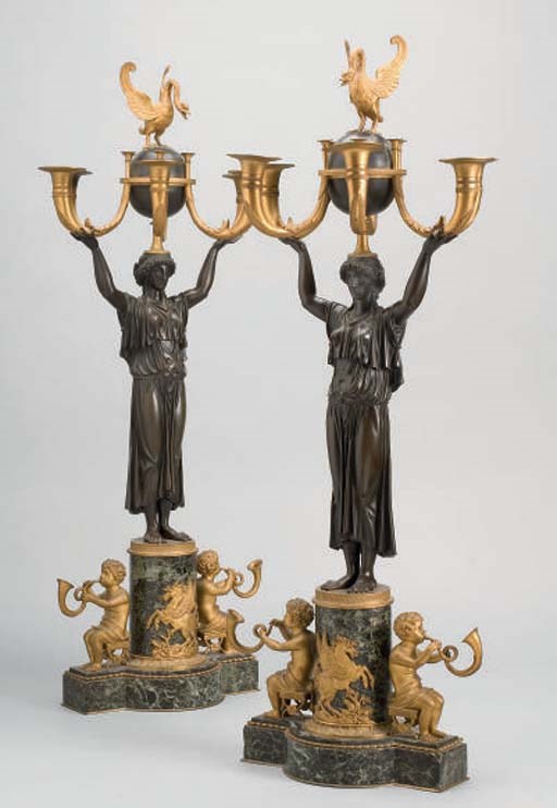 PAIRE DE CANDELABRES DE STYLE RESTAURATION