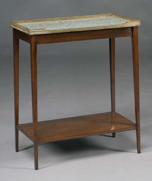 PETITE CONSOLE DU DEBUT DU XXEME SIECLE