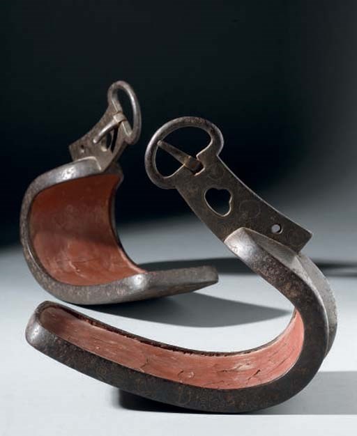 PAIRE D'ETRIERS ABUMI
