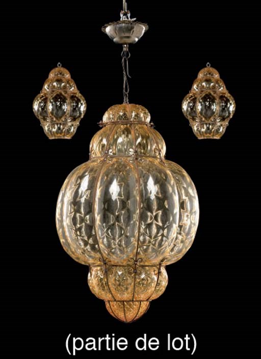 SUITE DE QUATRE VERRINES ET DE CINQ APPLIQUES
