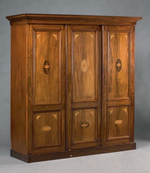 ARMOIRE DE DRESSING DE LA FIN DE L'EPOQUE VICTORIENNE
