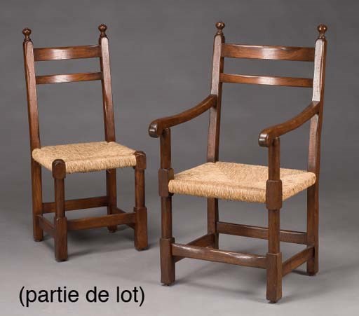 SUITE DE DIX CHAISES ET DE DEUX FAUTEUILS DE STYLE LOUIS XIII