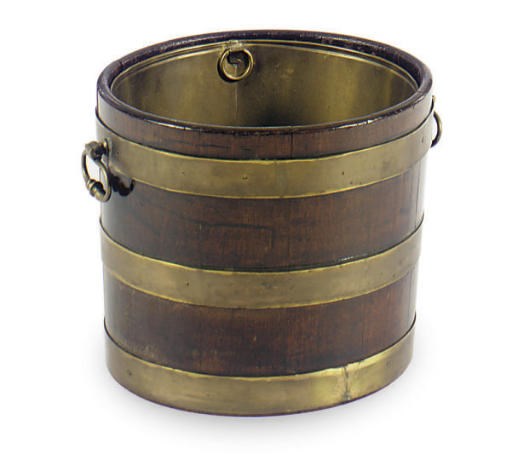 A GEORGIAN BRASS BOUND MAHOGANY BUCKET,