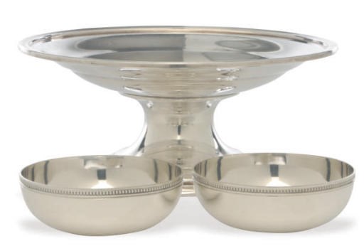 A GROUP OF SILVER-PLATED TABLE ARTICLES,