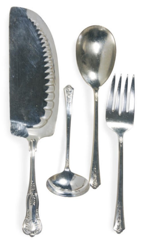 AN GROUP OF AMERICAN SILVER-PLATED SERVING PIECES,