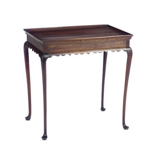 AN AMERICAN QUEEN ANNE MAHOGANY TRAY-TOP TEA TABLE,