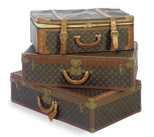 A GROUP OF THREE LOUIS VUITTON SUITCASES,