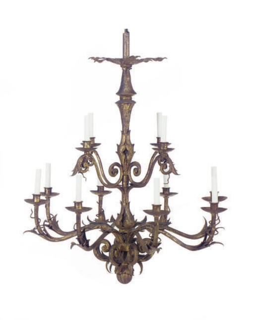 A GILT-METAL TWELVE-LIGHT CHANDELIER,