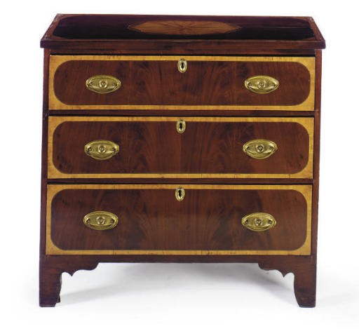 A MAHOGANY AND BIRCH CHEST OF DRAWERS,