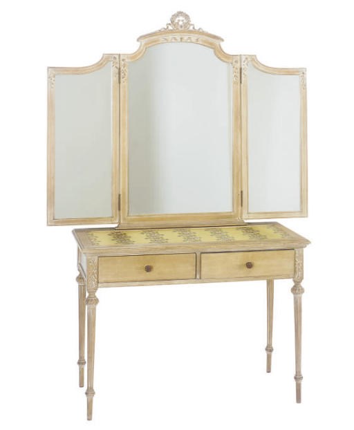 A CARVED LIMEWOOD DRESSING TABLE WITH MIRROR,