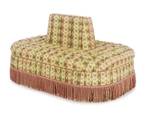A CONTEMPORARY BUTTONED AND TUFFTED CONFIDANT,