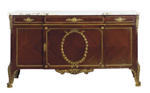 A FRENCH GILT-BRONZE MOUNTED MAHOGANY AND AMARANTH COMMODE WITH MARBLE TOP,
