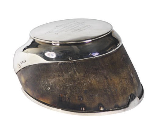 A VICTORIAN SILVER-MOUNTED HORSE HOOF BOX WITH HINGED COVER AND A GEORGE V SILVER-MOUNTED HORSE HOOF,