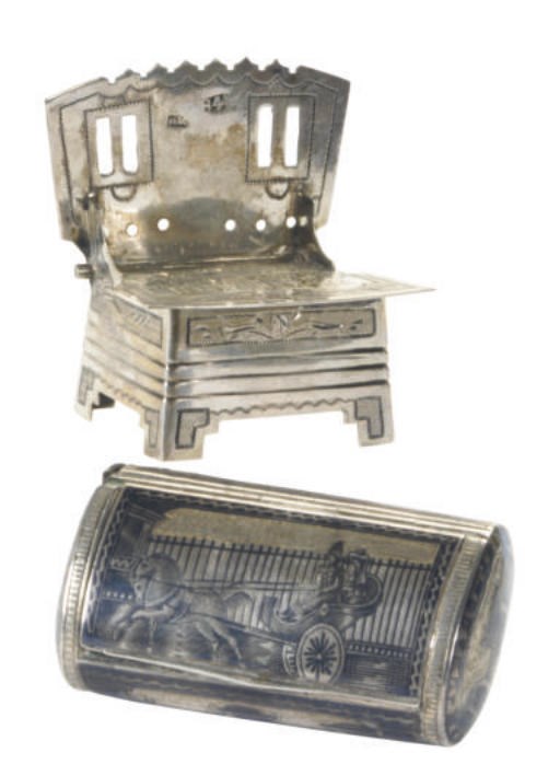 A RUSSIAN NIELLO SILVER SALT CHAIR WITH HINGED COVER AND OVAL BOX WITH HINGED COVER,
