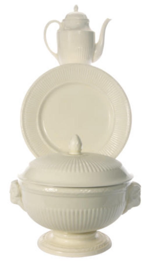 AN ENGLISH PORCELAIN DINNER SERVICE,