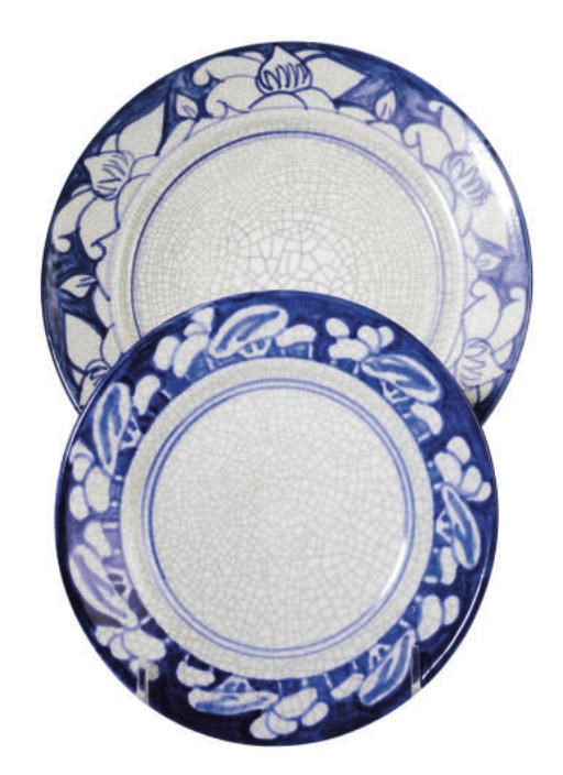 A GROUP OF EIGHT AMERICAN CERAMIC PLATES,
