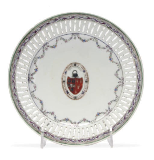 A GROUP OF CHINESE EXPORT PLATES,