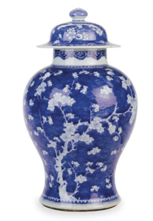 A CHINESE BLUE AND WHITE BALUSTER VASE AND COVER,