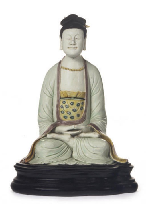 A CHINESE FAMILLE VERTE FIGURE OF SEATED FEMALE,