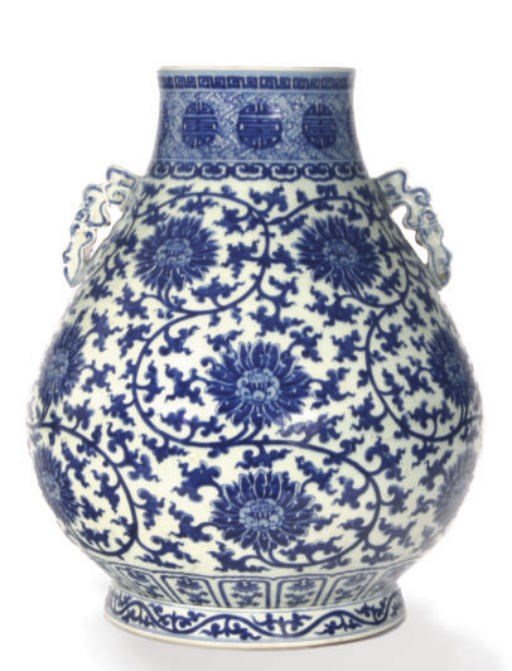 A LARGE CHINESE BLUE AND WHITE JAR, HU,