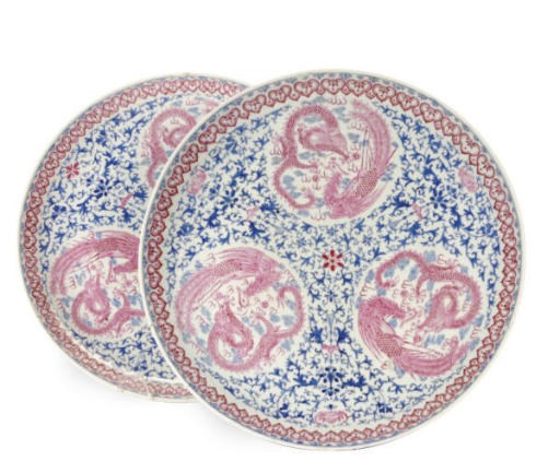 A PAIR OF CHINESE PUCE AND BLUE ENAMELED DISHES,
