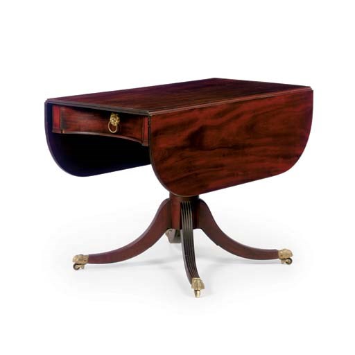 A FEDERAL MAHOGANY DROP-LEAF DINING TABLE