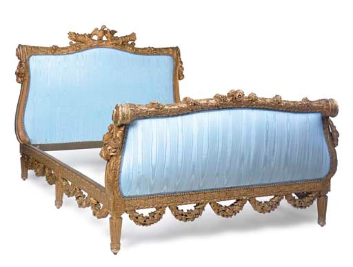 A LOUIS XVI STYLE GILTWOOD LIT DE REPOS