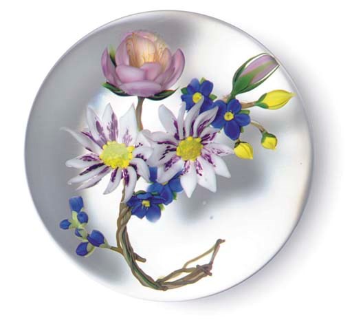A PAUL STANKARD 'BRAIDED BOUQUET' WEIGHT