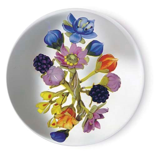 A PAUL STANKARD 'BRAIDED BOUQUET' WEIGHT