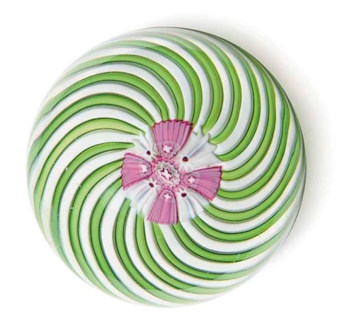 A CLICHY TWO-COLOR SWIRL WEIGHT