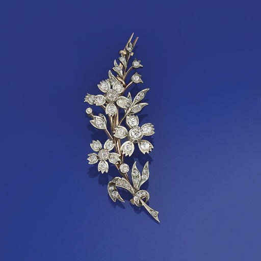 A LATE 19TH CENTURY DIAMOND BROOCH