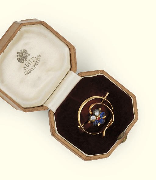 A late 19th/early 20th century Russian sapphire and diamond brooch