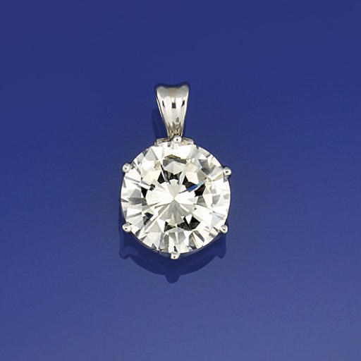 A single stone diamond pendant