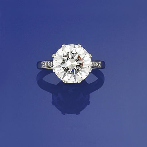 A single stone diamond ring