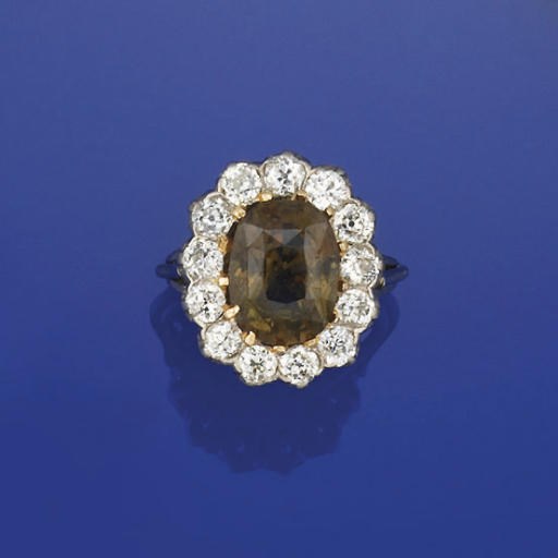 An Alexandrite and diamond cluster ring