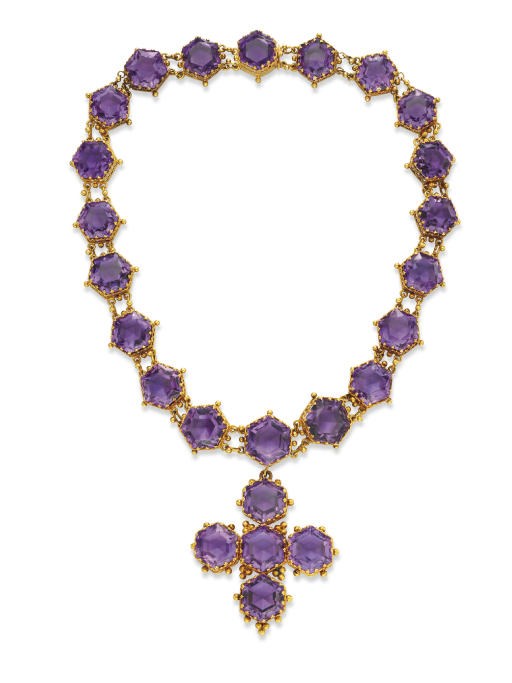 AN ANTIQUE AMETHYST PENDANT NECKLACE