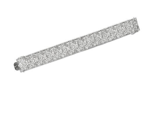 AN ART DECO DIAMOND BRACELET