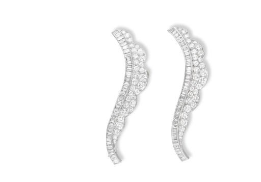 A PAIR OF DIAMOND "FLAME" BROOCHES, BY VAN CLEEF & ARPELS