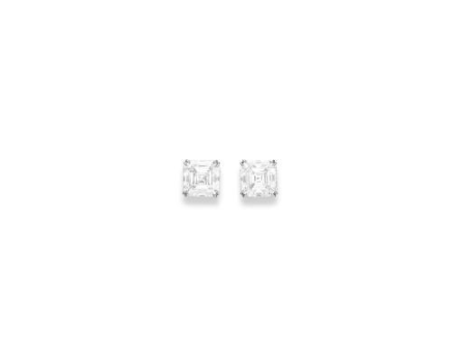 A PAIR OF DIAMOND EAR STUDS