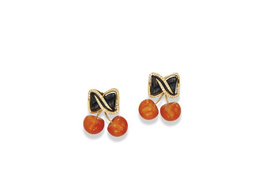 A PAIR OF CARNELIAN AND ONYX CHERRY EAR CLIPS, BY EVA SEGOURA