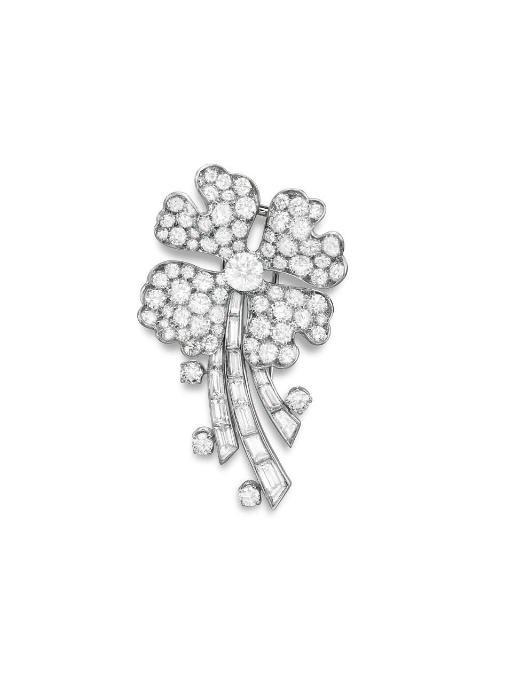 A DIAMOND FLOWER BROOCH, BY VAN CLEEF & ARPELS